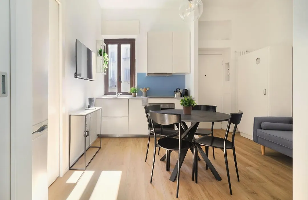 Just Urban Stays - Sunny 2Br Flat In The Heart Of Milan - M2 And M4 Metro-1